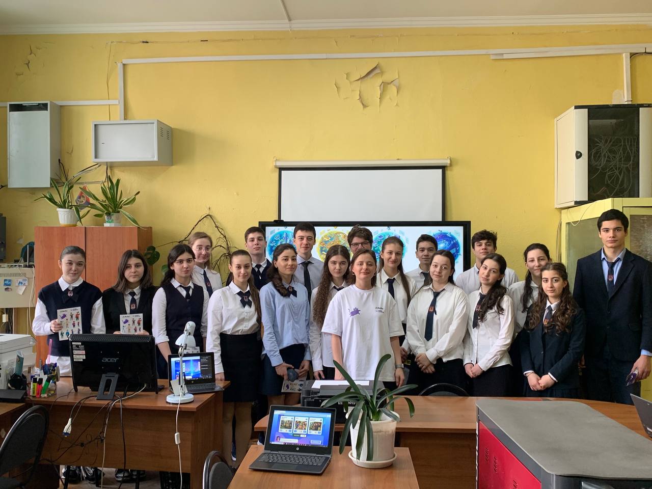 Очередной открытый "Урок цифры" прошел в гимназии № 5 г. Владикавказа